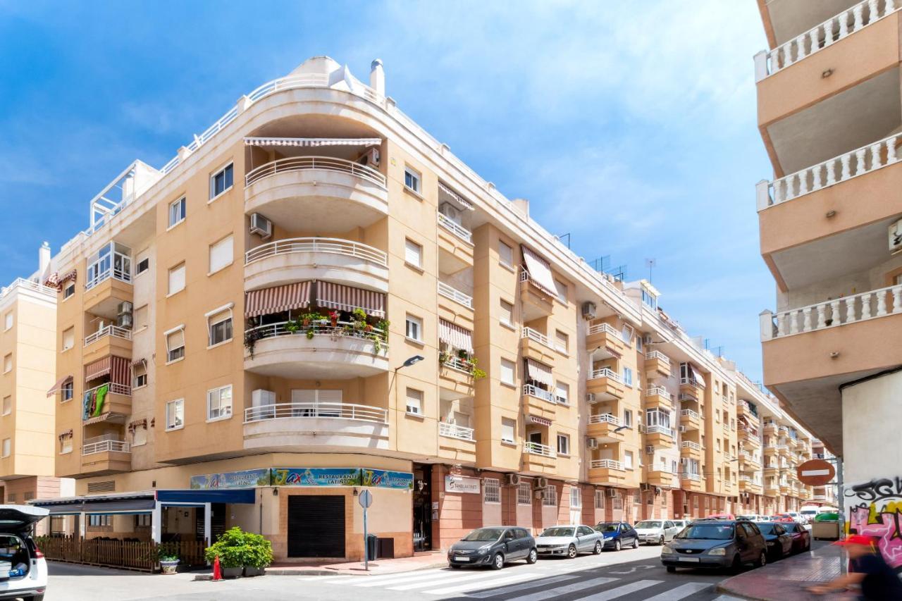 Piso En El Centro Apartment Torrevieja Bagian luar foto