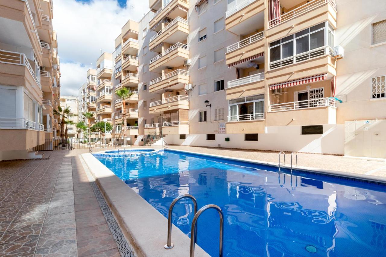 Piso En El Centro Apartment Torrevieja Bagian luar foto