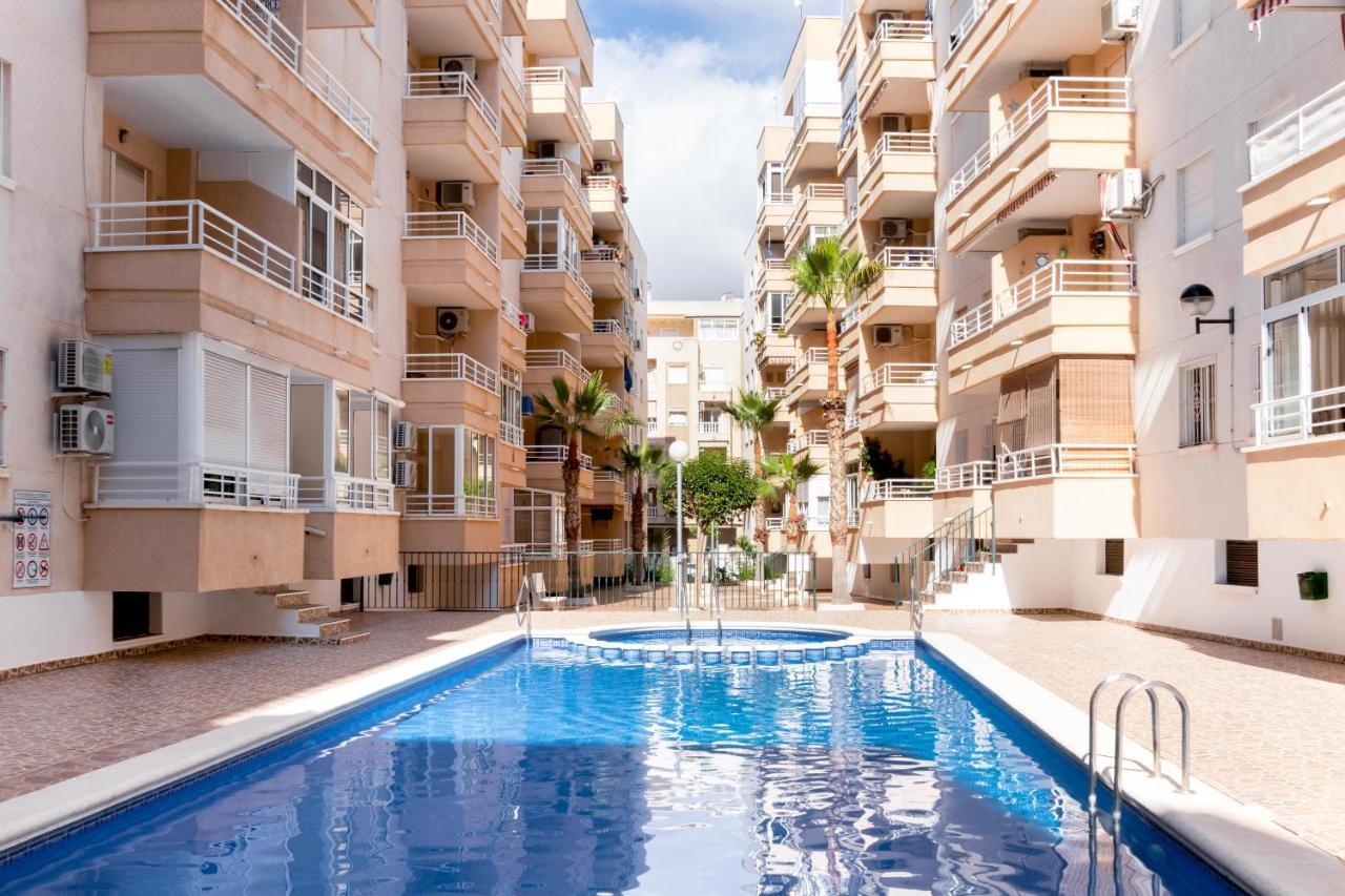 Piso En El Centro Apartment Torrevieja Bagian luar foto